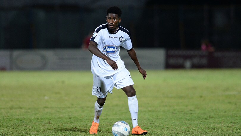 Calciomercato Cavese, Inzoudine rescinde