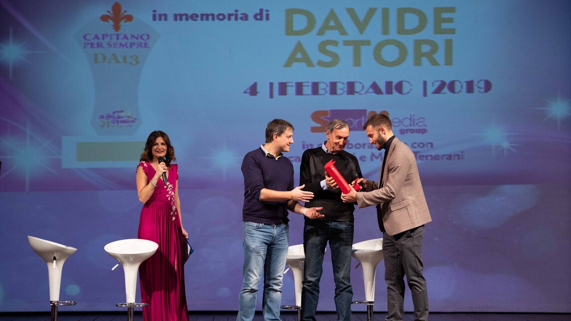 Fiorentina, Pezzella premiato dalla famiglia Astori 