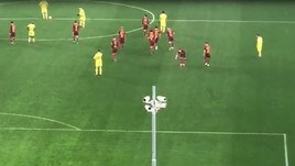 Roma, cori offensivi a Kolarov: e lui risponde con l'inchino