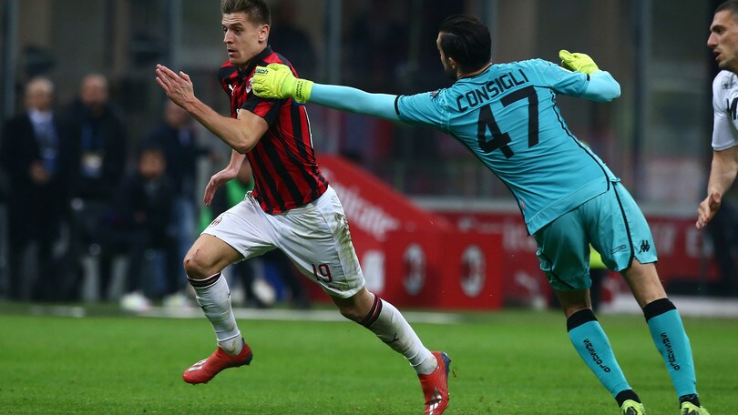 Il Milan vola: decide l'autogol di Lirola, espulsione per Consigli