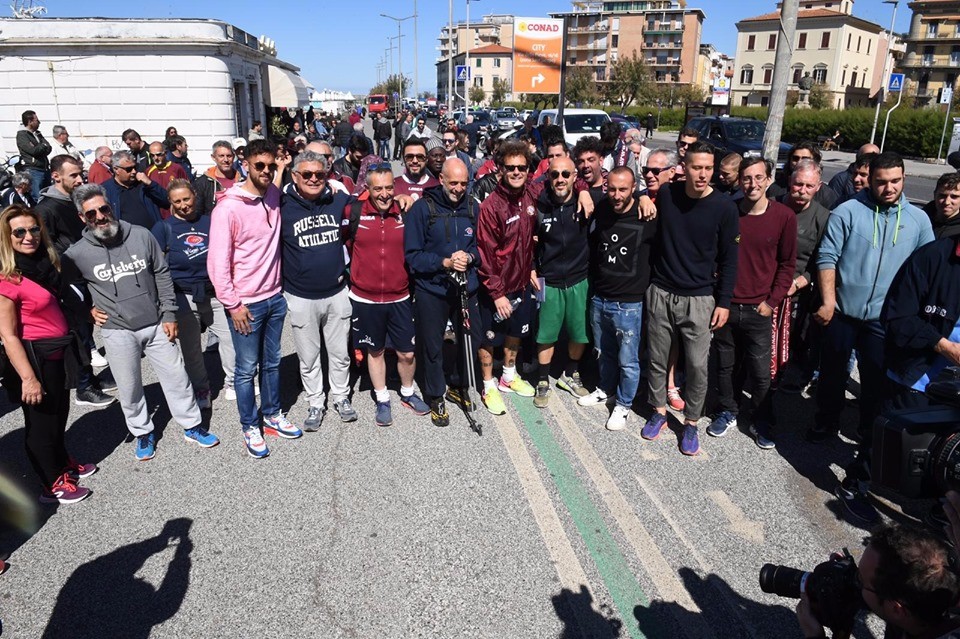 Serie B, Livorno salvo: Diamanti mantiene la promessa e sale a piedi a Montenero