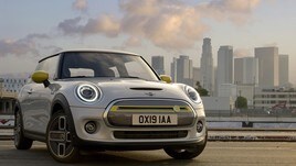 MINI Cooper SE: tutte le foto