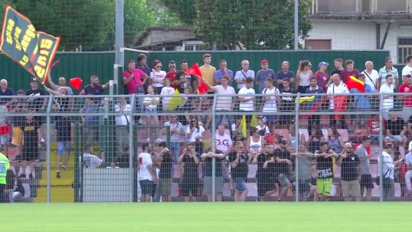 Benevento, oltre duemila tifosi assistono all'allenamento