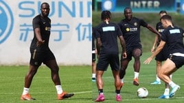 Inter, Lukaku si allena e chiacchiera con Perisic