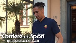 Smalling, visite mediche terminate: eccolo con la maglia della Roma