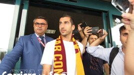 Mkhitaryan è sbarcato a Roma: la sua prima giornata in giallorosso