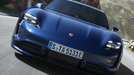 Porsche Taycan Turbo S, le immagini