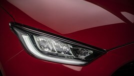 Nuova Toyota Yaris Hybrid: le immagini