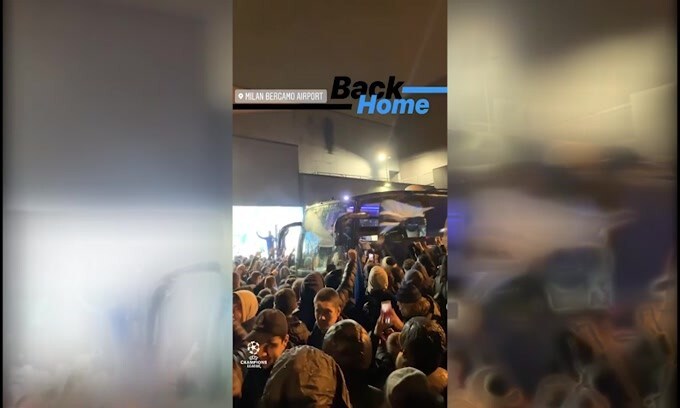 Atalanta, festa in aeroporto con i tifosi