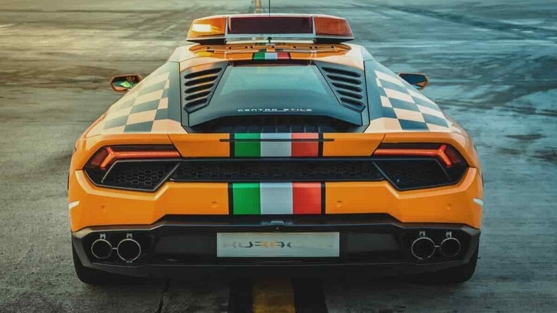 Lamborghini Huracan RWD follow me car al Marconi di Bologna: immagini