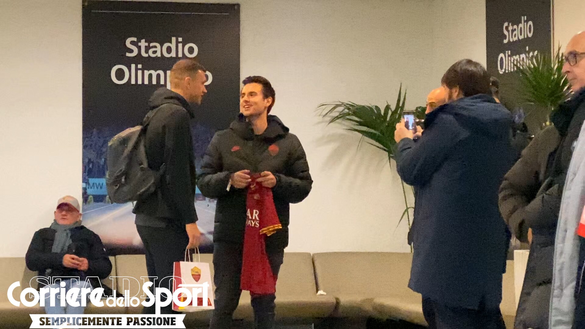Dzeko a fine partita incontra... Dj Dzeko!