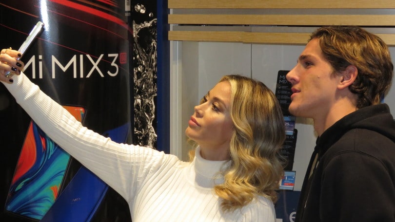 Zaniolo e Diletta Leotta: selfie e sorrisi all'Eur