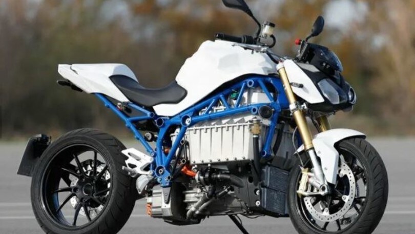 BMW, in anteprima il prototipo E-Power Roadster