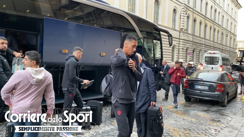 La Roma in partenza per Firenze: Smalling a disposizione