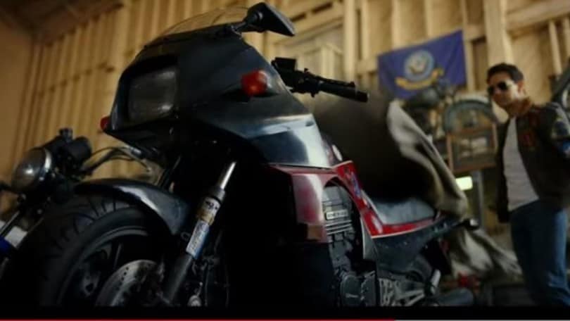 Top Gun Maverick, Tom Cruise ancora sulla Kawasaki GPZ900R