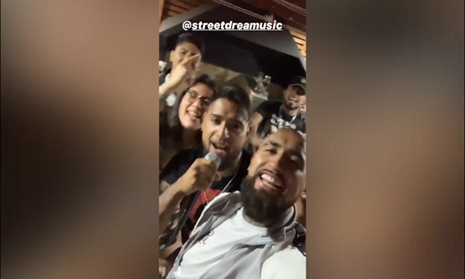 In attesa del mercato, Vidal si rilassa in Cile