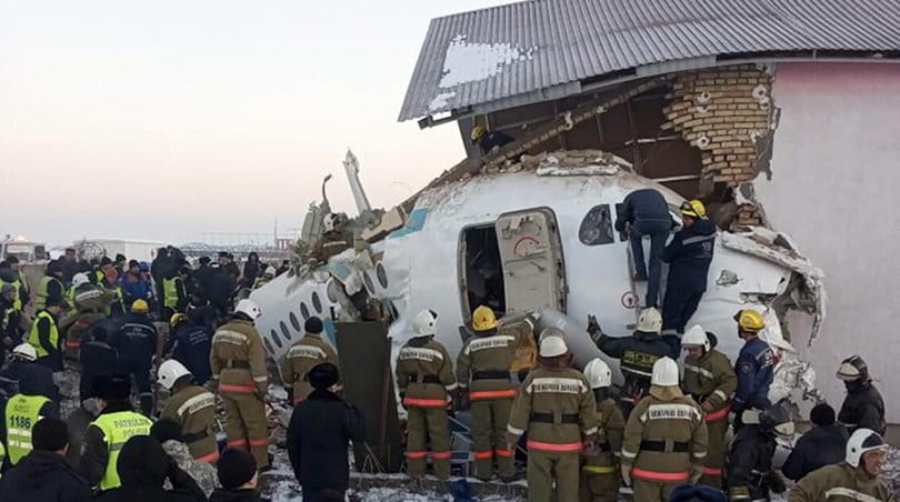 Kazakistan, aereo si schianta dopo il decollo: ci sono sopravvissuti