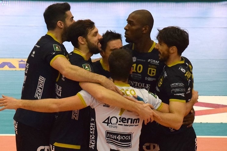 Brescia va avanti poi crolla, il derby è di Bergamo