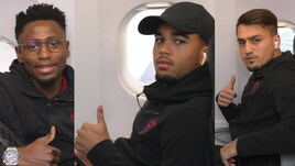 Roma, viaggio in aereo per Torino: pollice all'insù per la sfida alla Juve