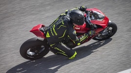 Ducati Panigale V4S, il test su pista: FOTO