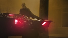 Batmobile, qualcosa spunta dal set: le immagini