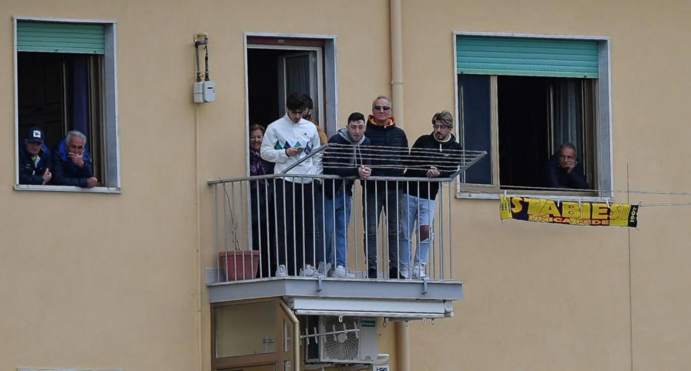 Juve Stabia-Spezia, 58 spettatori...sui balconi