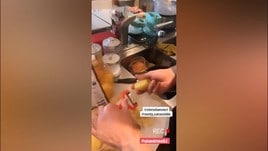 Magnini pela le patate e si domanda: "Dove siamo finiti?"