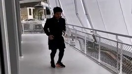 Napoli, Insigne si allena in balcone