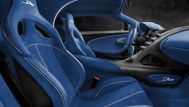 Bugatti Divo, le personalizzazioni estreme e milionarie: gli scatti