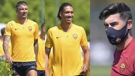 Roma, volti distesi a Trigoria: Fonseca osserva in mascherina