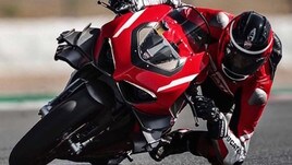 Panigale Superleggera V4 debutta a Roma FOTO