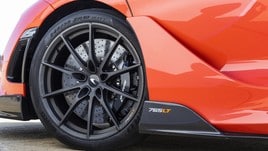 McLaren 765LT, la prova: le immagini