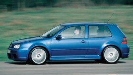 Volkswagen Golf R32: le immagini