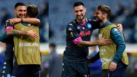 Politano, che abbraccio con Mertens dopo il gol alla Real Sociedad