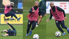 Italia, Insigne vola con il look biondo platino