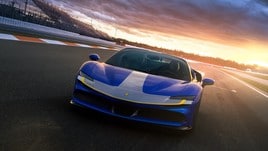 VIDEO Ferrari SF90 Spider, il bolide da 1000 cavalli