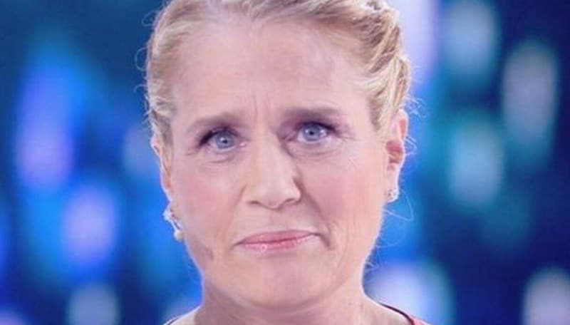 Heather Parisi: "Non mi vaccino". Scoppia una bufera sui social