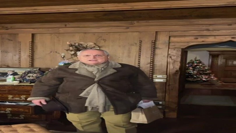 Gli auguri di Natale di Lotito diventano virali