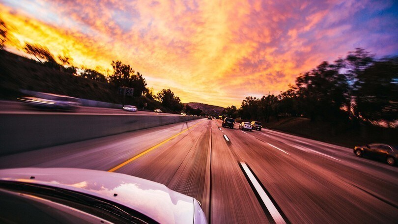Roma, auto in fuga per 10 km: inseguimento folle per i ladri d'appartamento