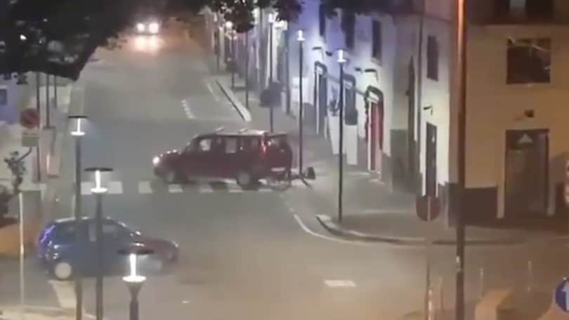 Capodanno, rapina choc nel Napoletano: proprietario sperona i ladri