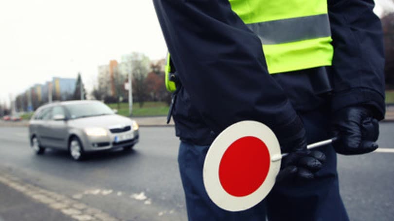 Capodanno, rubano auto al nonno: minorenni beccati con hashish e senza patente