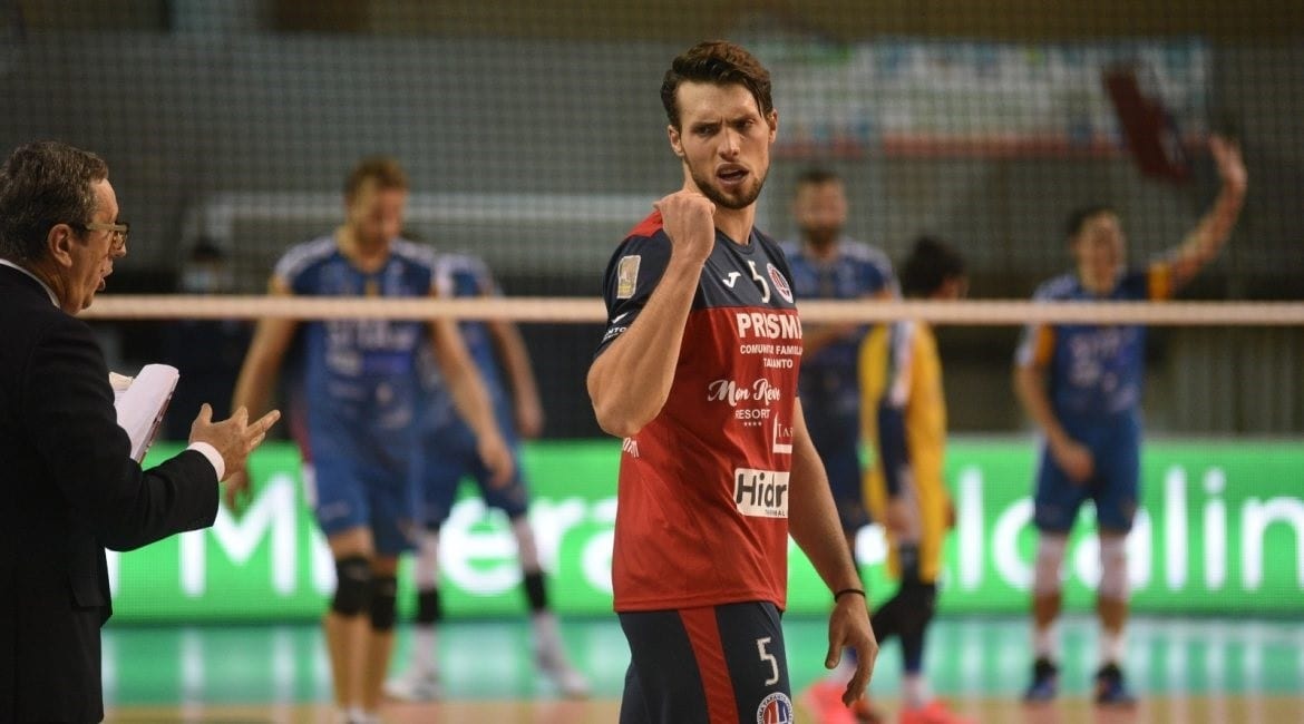 Taranto soffre ma batte Mondovì