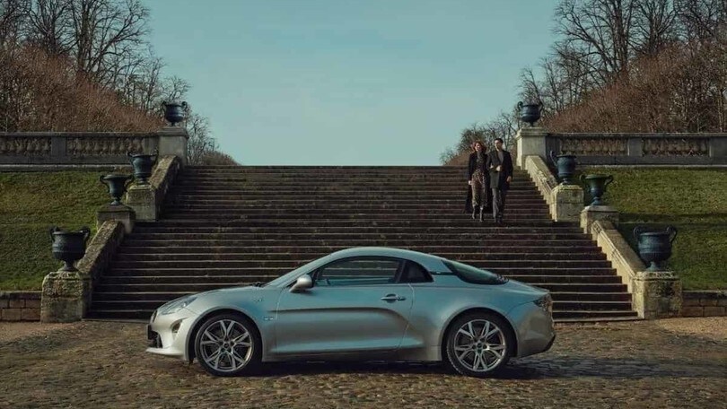 Alpine A110 Légende GT e Color Edition: le immagini