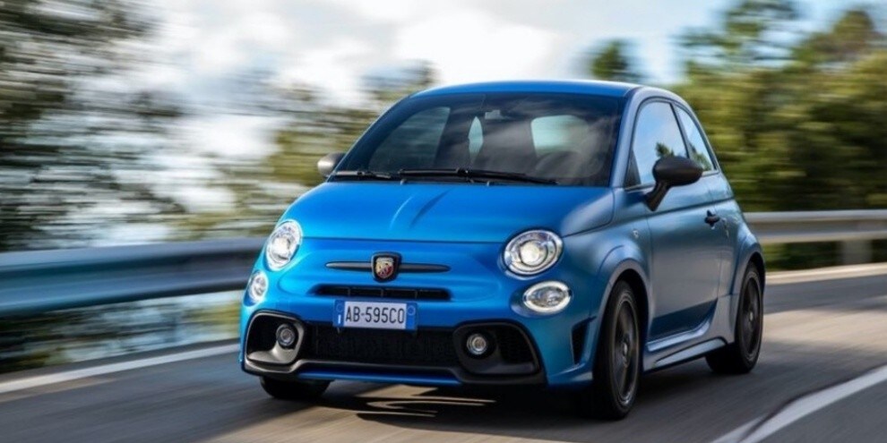 Abarth 595, la gamma si rinnova per il 2021: ecco le novità