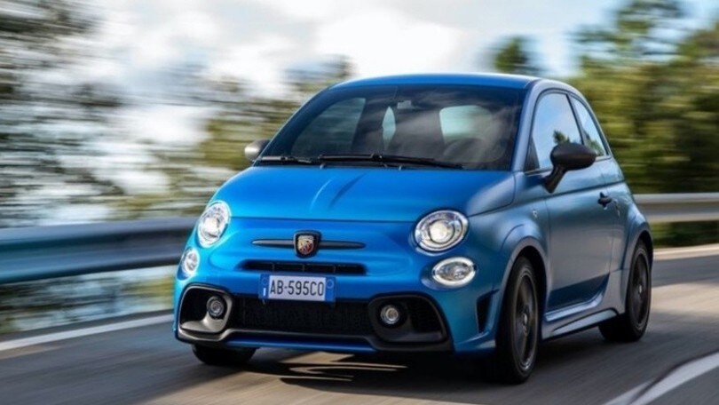 Abarth 595, la gamma si rinnova per il 2021: ecco le novità
