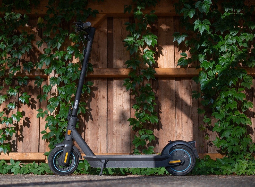 Monopattini elettrici: inquinano come una moto o un'auto