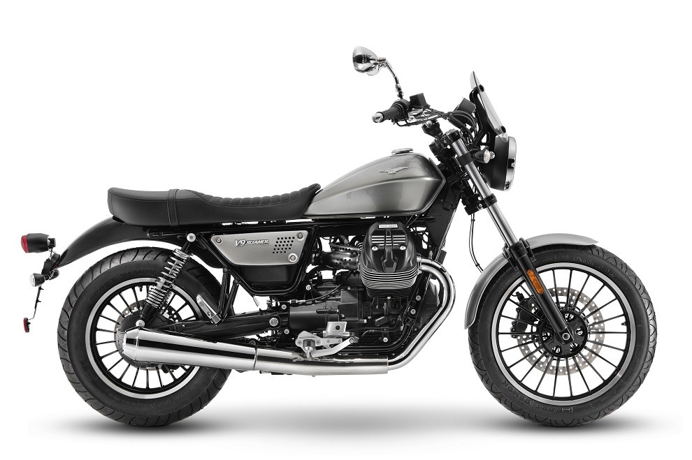 Moto Guzzi V9 2021, per i "classici" e i "dark"