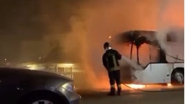 Roma, autobus Atac della linea 916 in fiamme