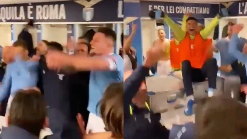 Lazio, il coro nello spogliatoio dopo la vittoria nel derby