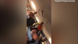 Lazio, scatta la festa nello spogliatoio: "Chi non salta della Roma è"